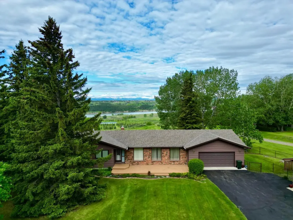 119 Bearspaw Village Crescent Rural Rocky View County AB T3L2P2