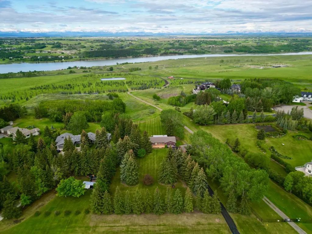 119 Bearspaw Village Crescent Rural Rocky View County AB T3L2P2