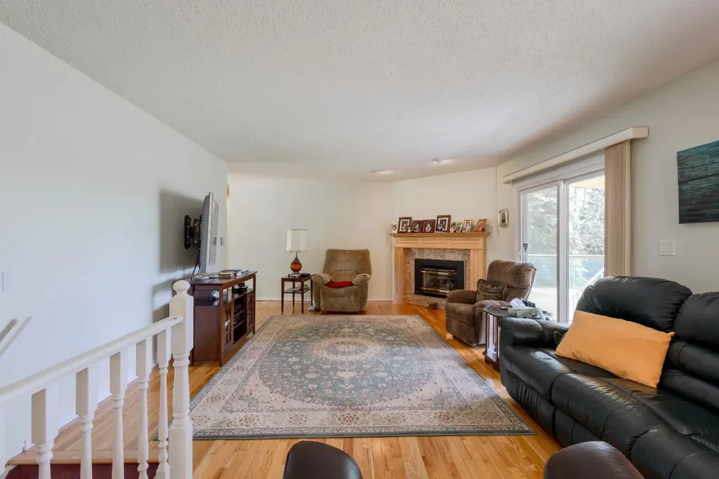 119 Bearspaw Village Crescent Rural Rocky View County AB T3L2P2
