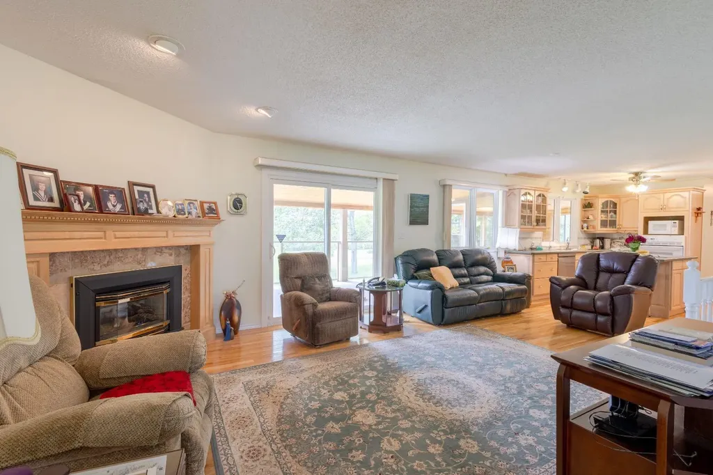 119 Bearspaw Village Crescent Rural Rocky View County AB T3L2P2
