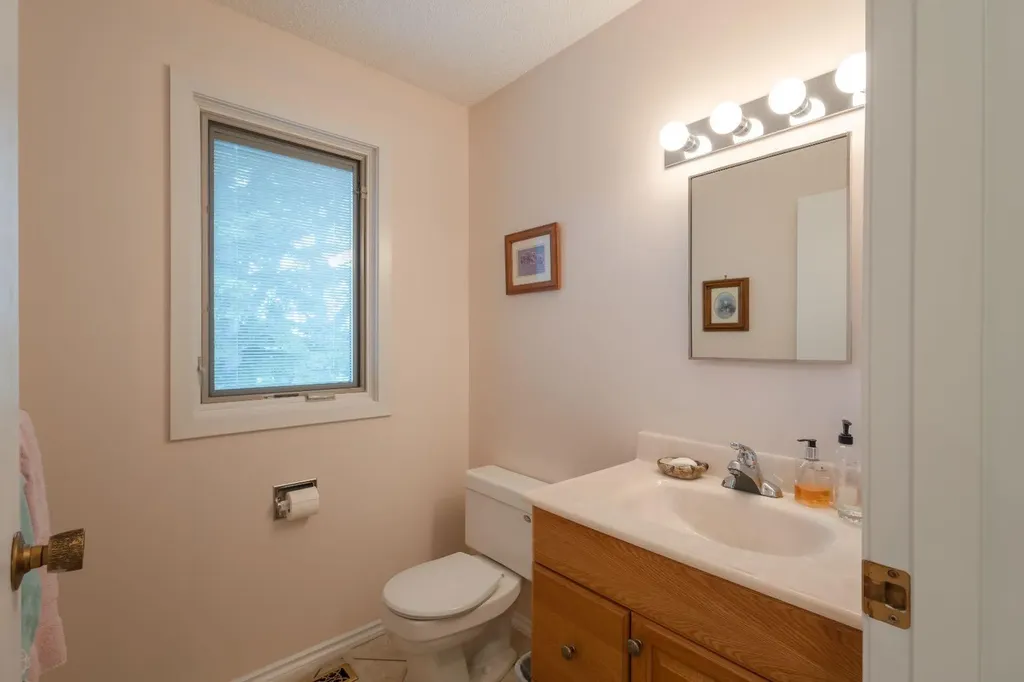 119 Bearspaw Village Crescent Rural Rocky View County AB T3L2P2