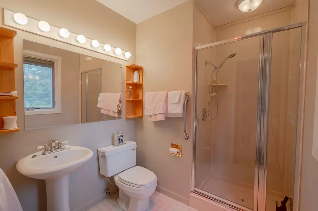 119 Bearspaw Village Crescent Rural Rocky View County AB T3L2P2