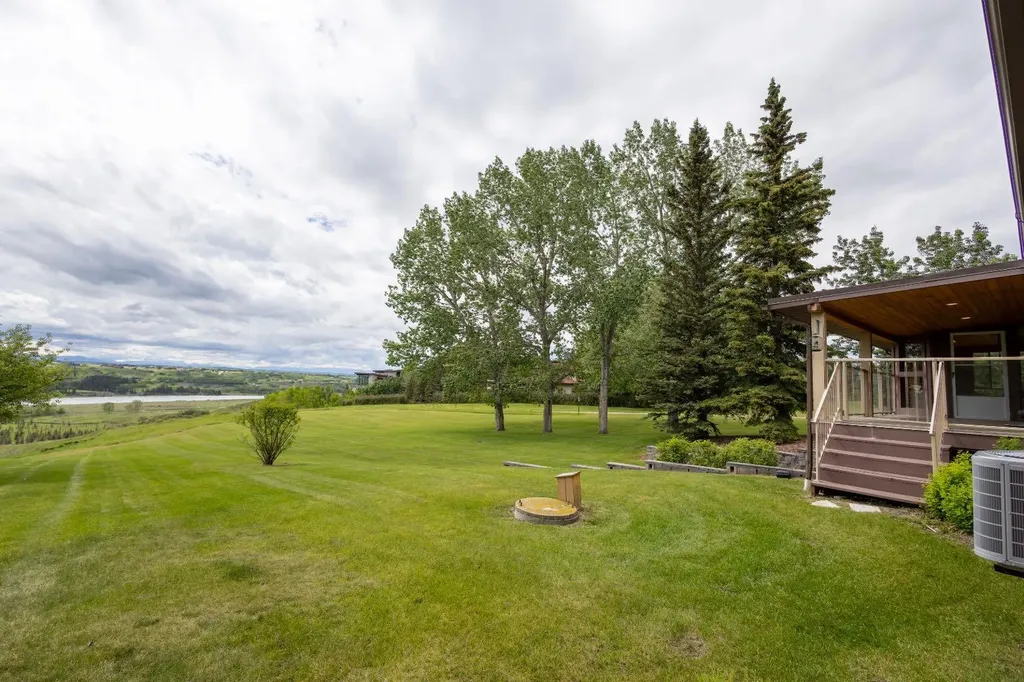 119 Bearspaw Village Crescent Rural Rocky View County AB T3L2P2