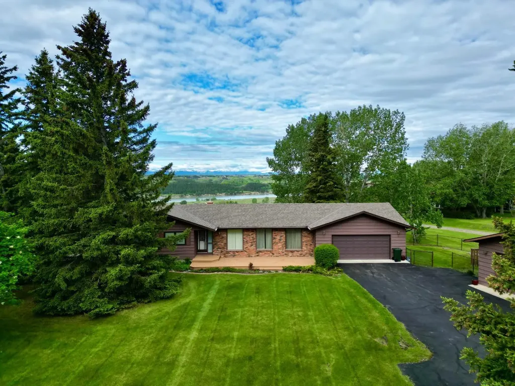 119 Bearspaw Village Crescent Rural Rocky View County AB T3L2P2