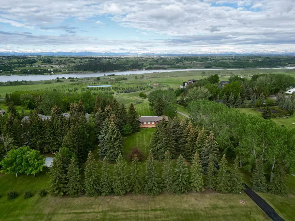 119 Bearspaw Village Crescent Rural Rocky View County AB T3L2P2