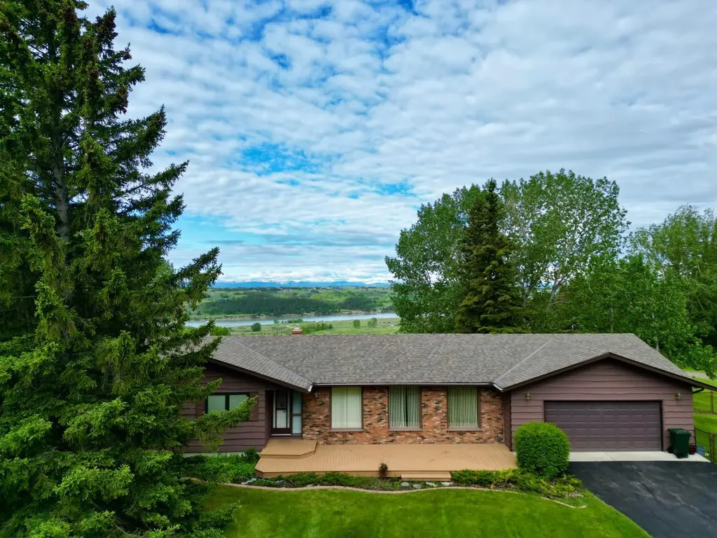 119 Bearspaw Village Crescent Rural Rocky View County AB T3L2P2