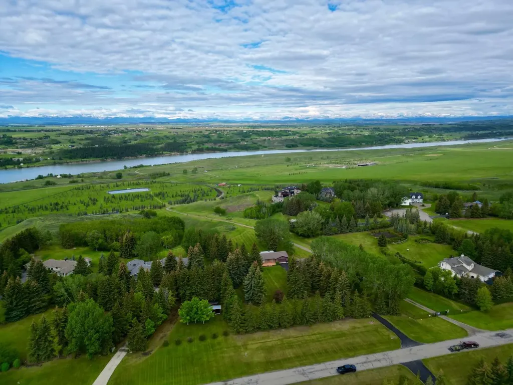 119 Bearspaw Village Crescent Rural Rocky View County AB T3L2P2