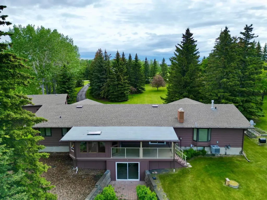 119 Bearspaw Village Crescent Rural Rocky View County AB T3L2P2
