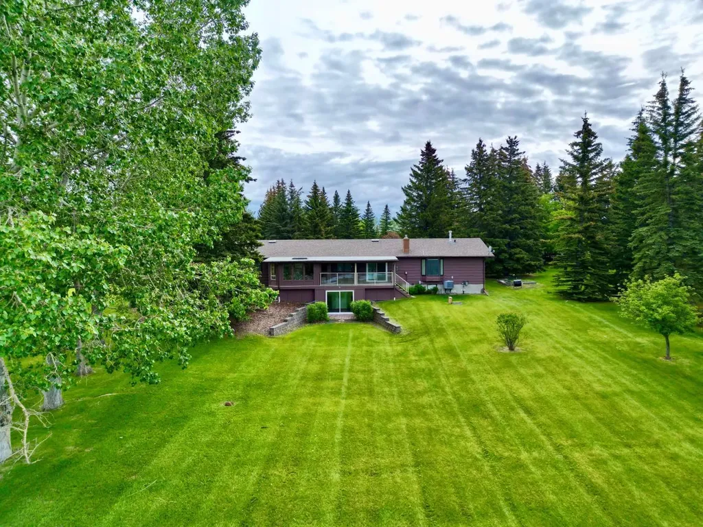 119 Bearspaw Village Crescent Rural Rocky View County AB T3L2P2