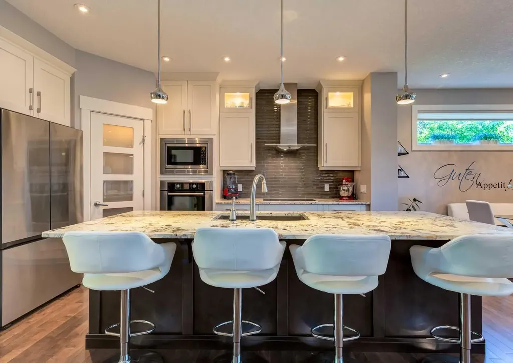2039 45 Avenue SW Calgary AB T2T 2P6