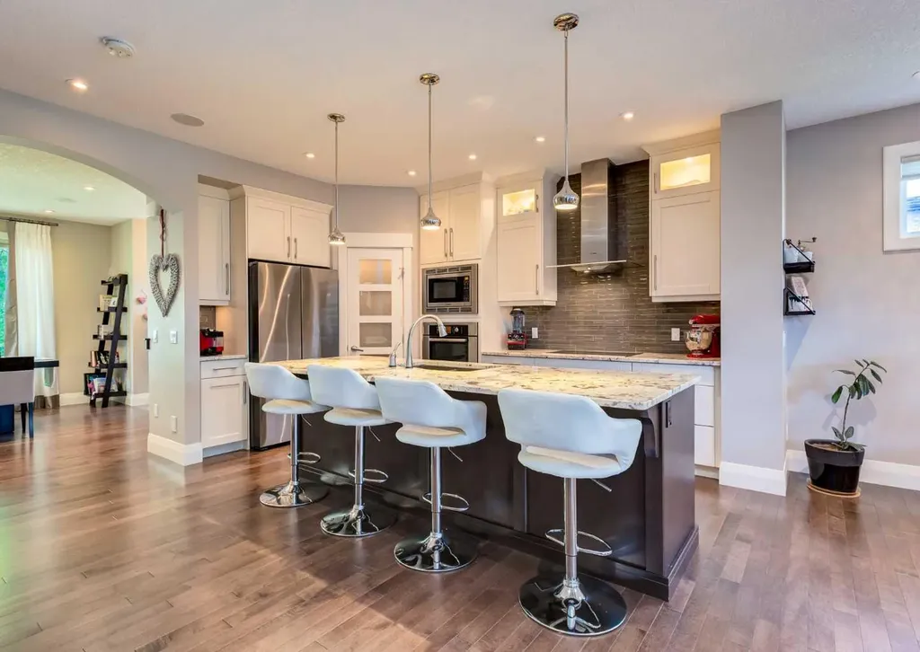 2039 45 Avenue SW Calgary AB T2T 2P6
