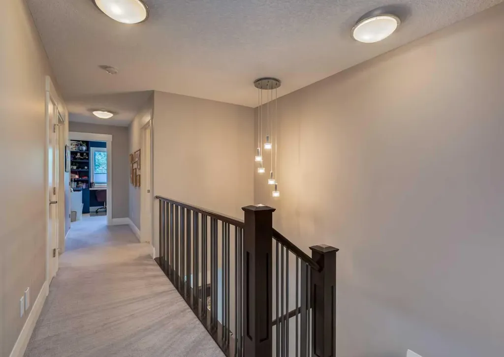 2039 45 Avenue SW Calgary AB T2T 2P6