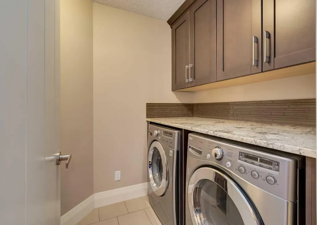 2039 45 Avenue SW Calgary AB T2T 2P6