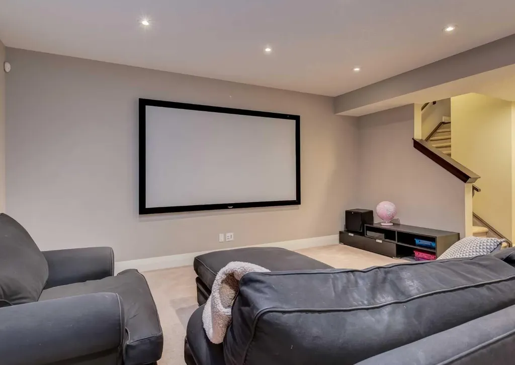 2039 45 Avenue SW Calgary AB T2T 2P6