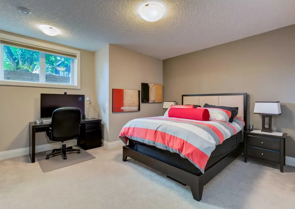 2039 45 Avenue SW Calgary AB T2T 2P6