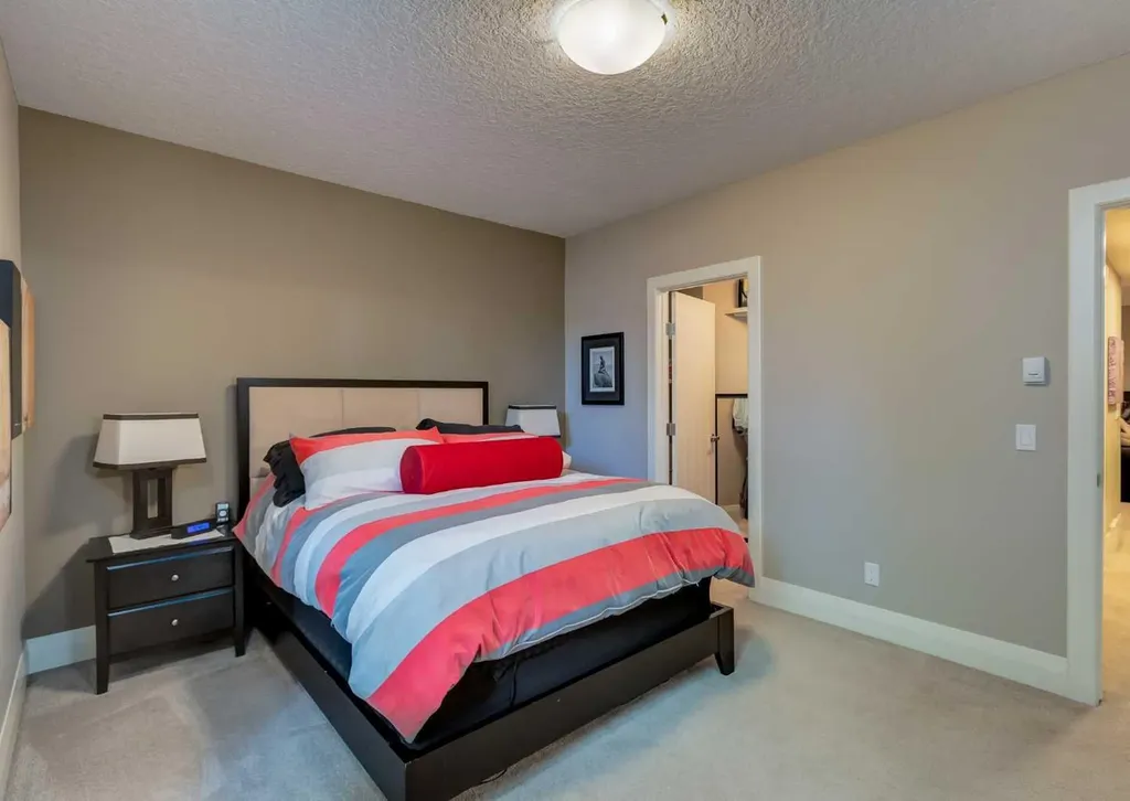 2039 45 Avenue SW Calgary AB T2T 2P6