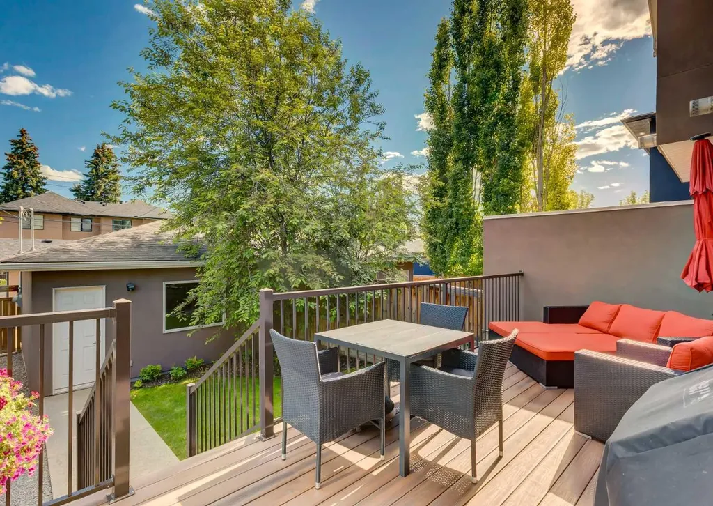 2039 45 Avenue SW Calgary AB T2T 2P6