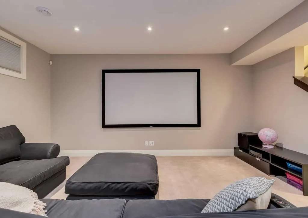 2039 45 Avenue SW Calgary AB T2T 2P6