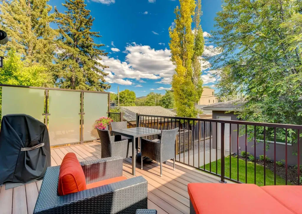 2039 45 Avenue SW Calgary AB T2T 2P6