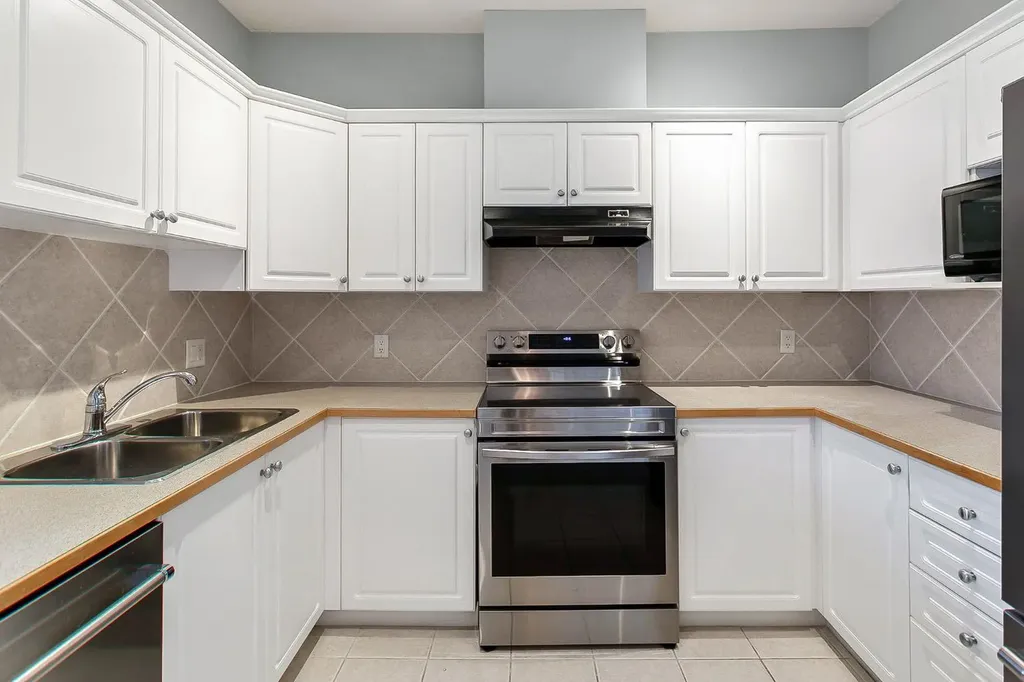 1311 Lake Fraser Green SE Calgary AB T2J 7H6