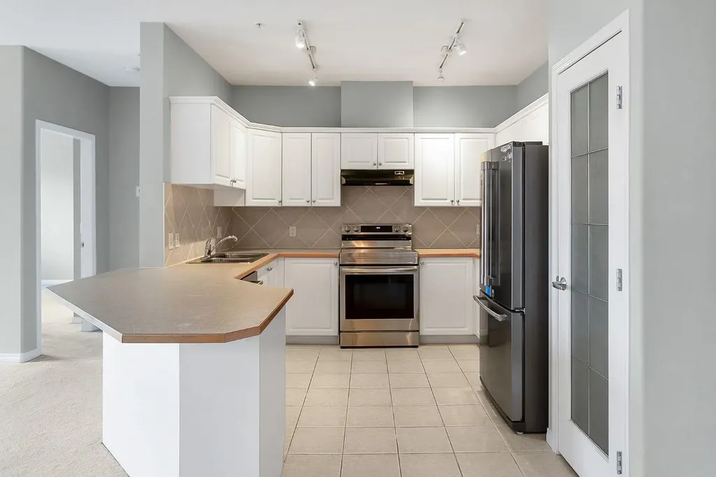 1311 Lake Fraser Green SE Calgary AB T2J 7H6