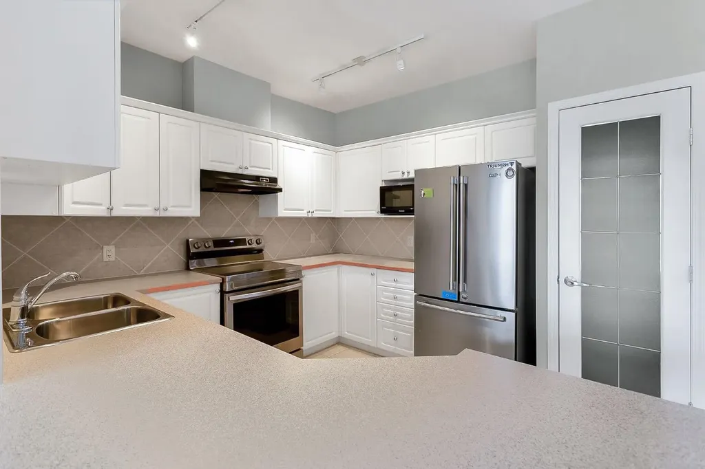 1311 Lake Fraser Green SE Calgary AB T2J 7H6