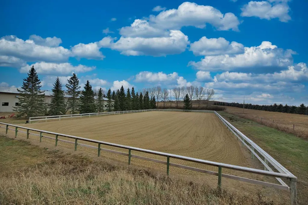 16117 Highway 552 Highway W Rural Foothills County AB T1S 5N1