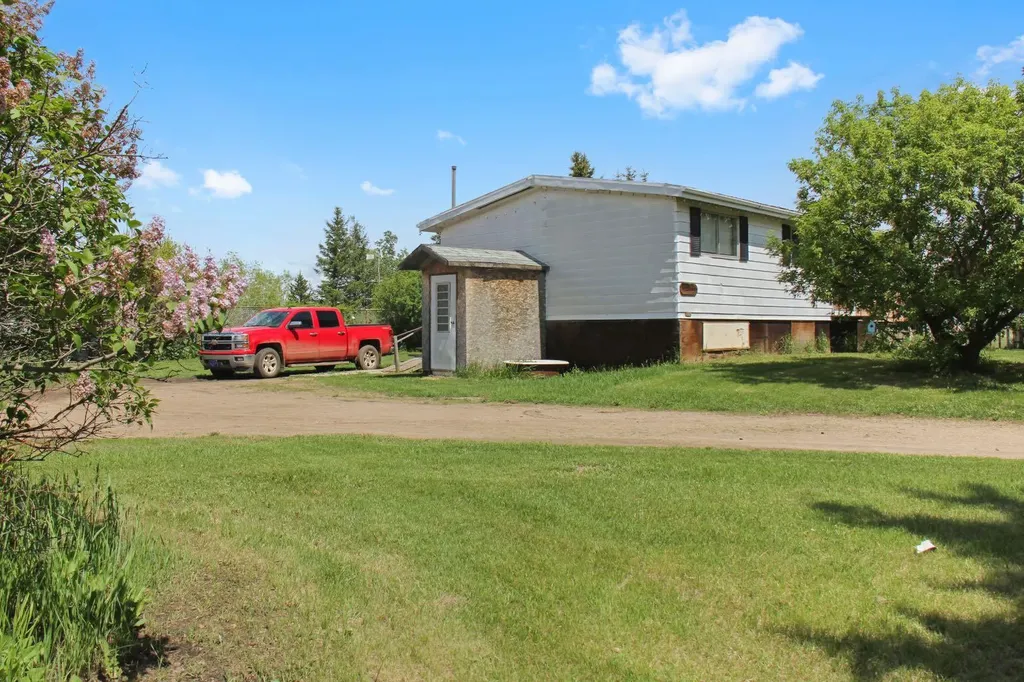 14144 Township Road 422 Rural Flagstaff County AB T0B 1R0
