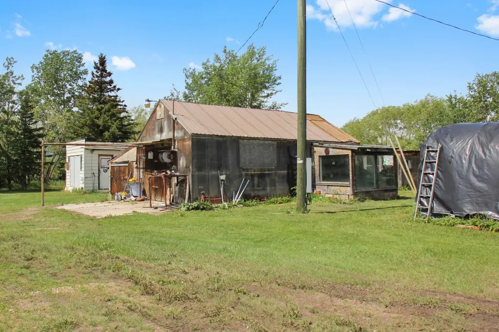 14144 Township Road 422 Rural Flagstaff County AB T0B 1R0