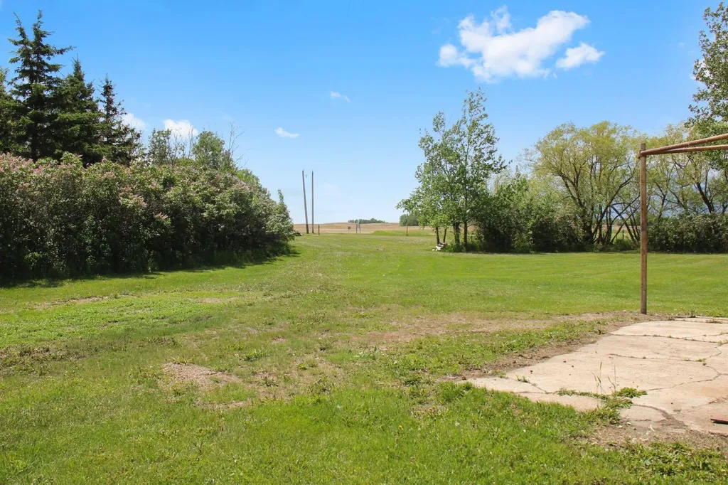 14144 Township Road 422 Rural Flagstaff County AB T0B 1R0