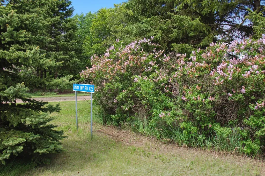 14144 Township Road 422 Rural Flagstaff County AB T0B 1R0