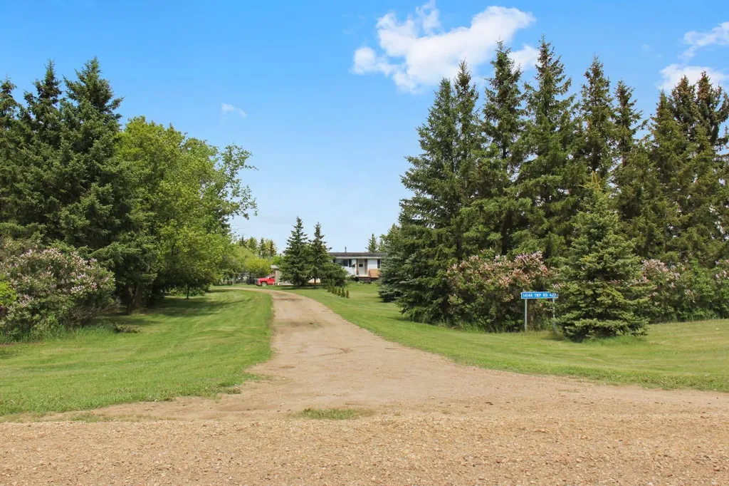 14144 Township Road 422 Rural Flagstaff County AB T0B 1R0