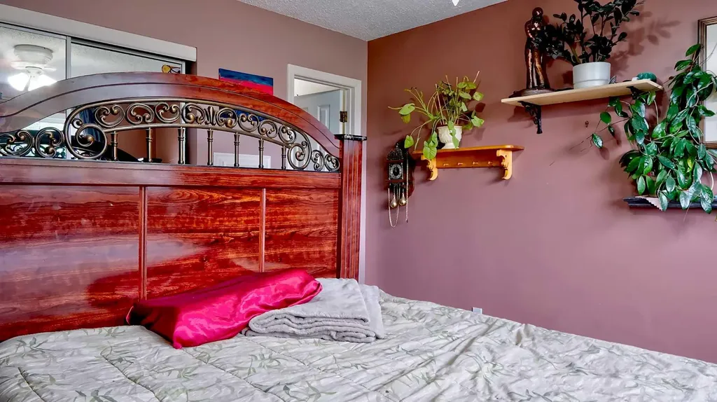 94 Elk Hill SE Airdrie AB T4B 1Y6