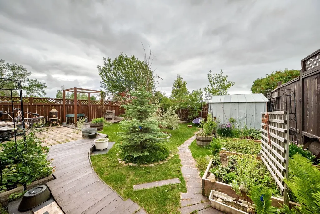 94 Elk Hill SE Airdrie AB T4B 1Y6