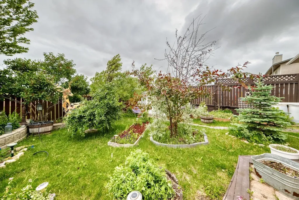94 Elk Hill SE Airdrie AB T4B 1Y6