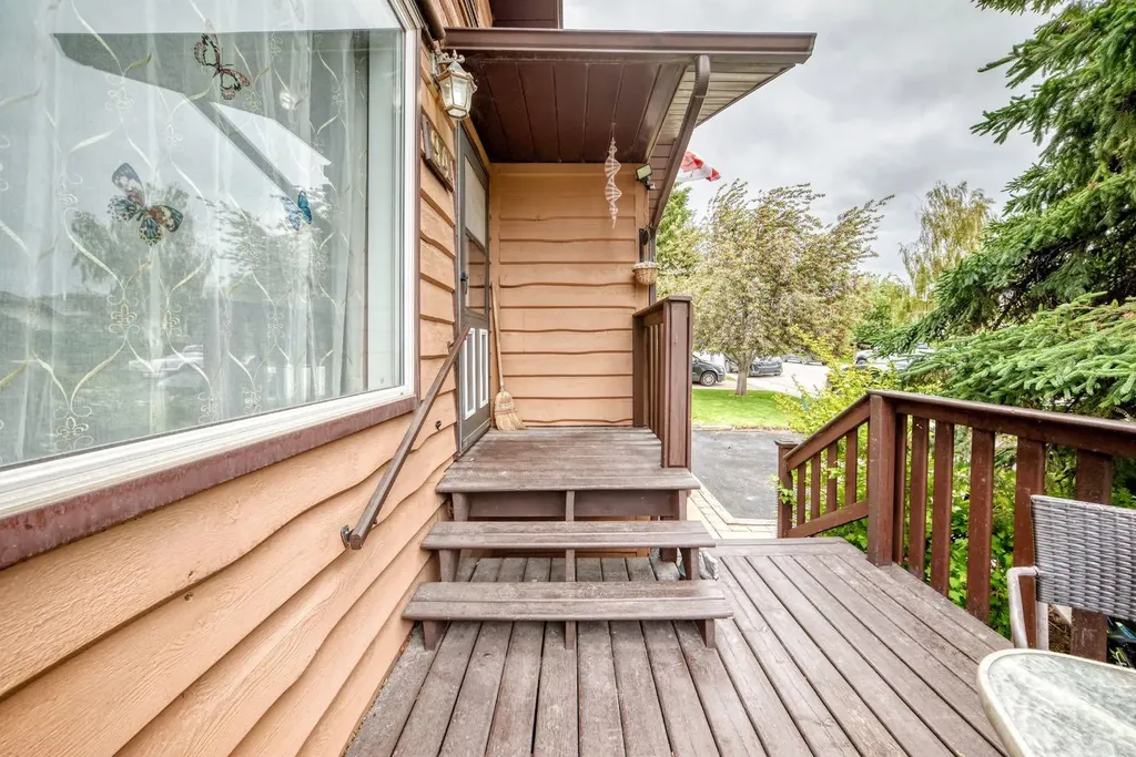 94 Elk Hill SE Airdrie AB T4B 1Y6