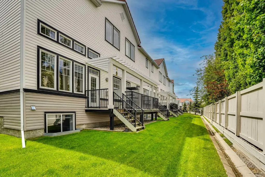 19 Royal Oak Plaza NW Calgary AB T3G0B3