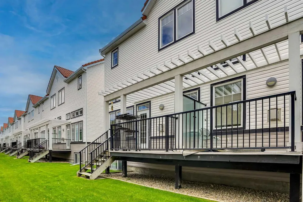 19 Royal Oak Plaza NW Calgary AB T3G0B3