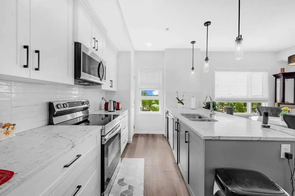 19489 Main Street SE Calgary AB T3M 3J3