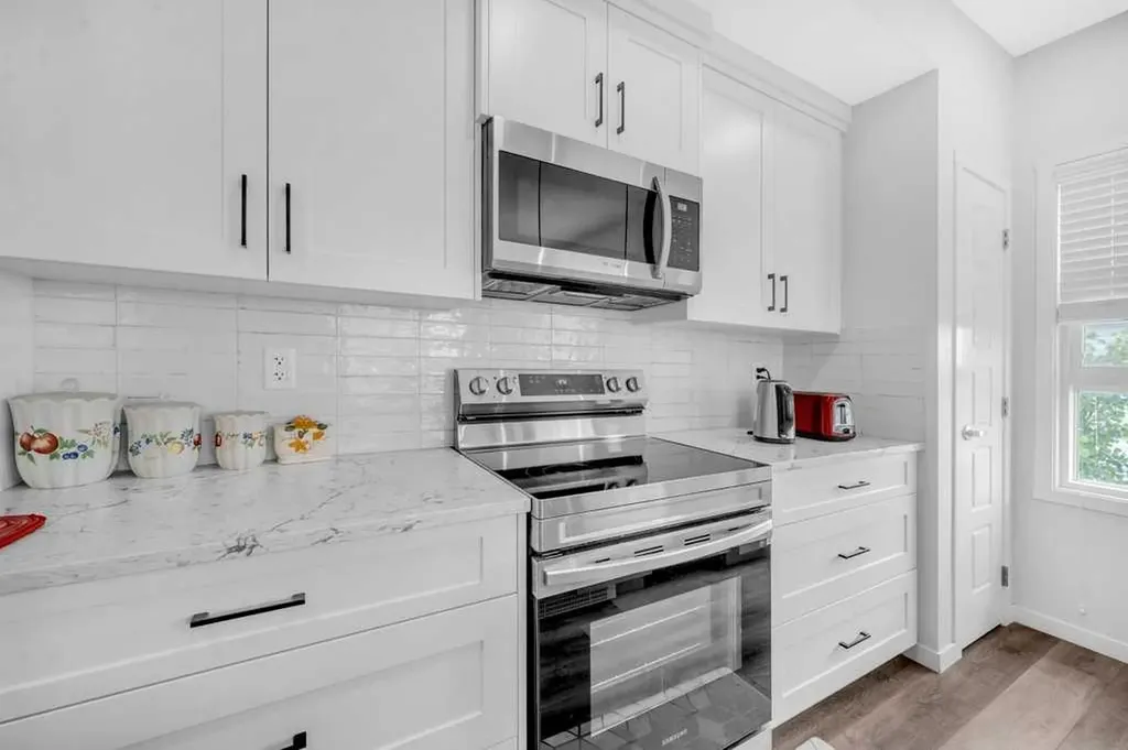 19489 Main Street SE Calgary AB T3M 3J3