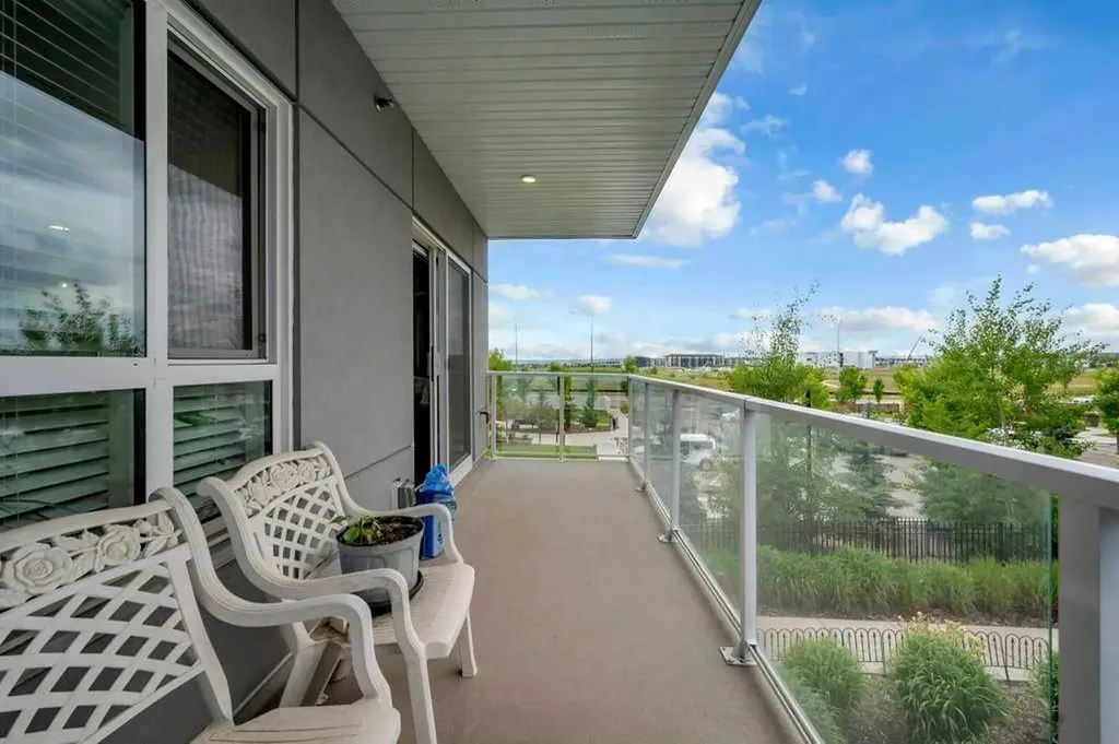 19489 Main Street SE Calgary AB T3M 3J3