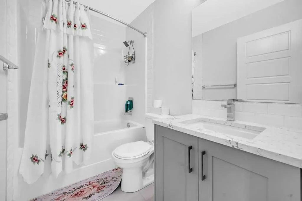 19489 Main Street SE Calgary AB T3M 3J3