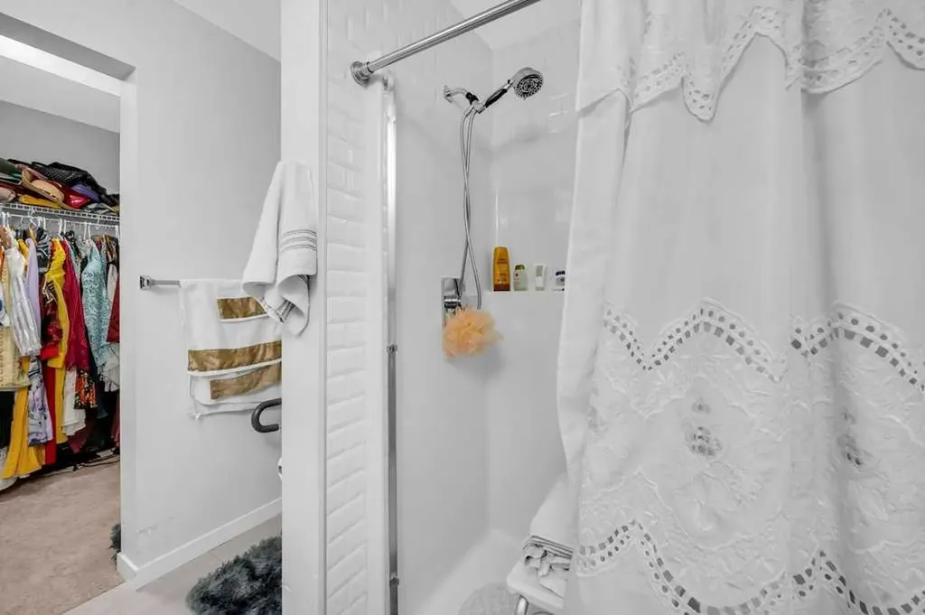 19489 Main Street SE Calgary AB T3M 3J3