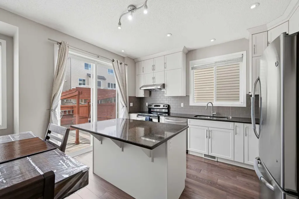 146 Windwood Grove SW Airdrie AB T4B 3S8