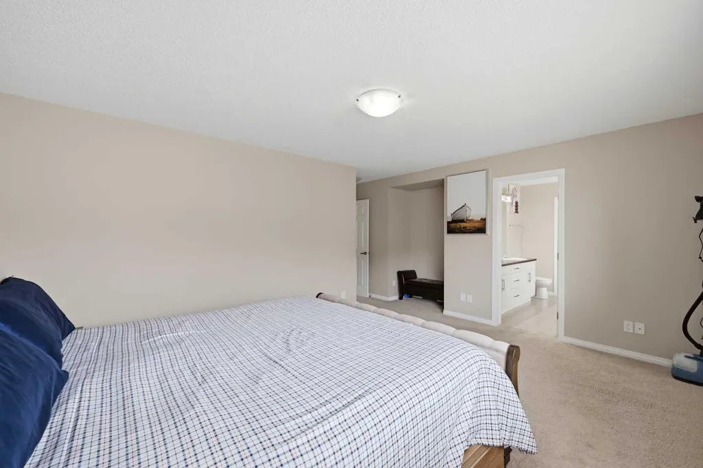 146 Windwood Grove SW Airdrie AB T4B 3S8