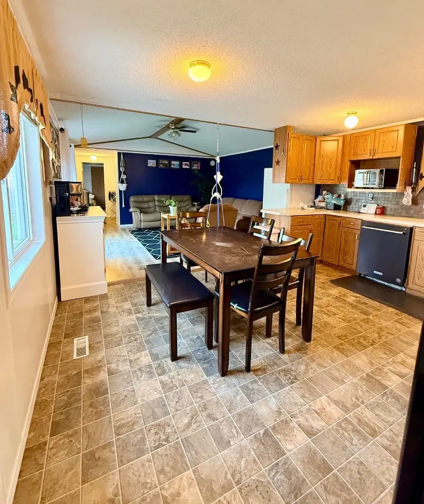 10701 102 Avenue La Crete AB T0H2H0