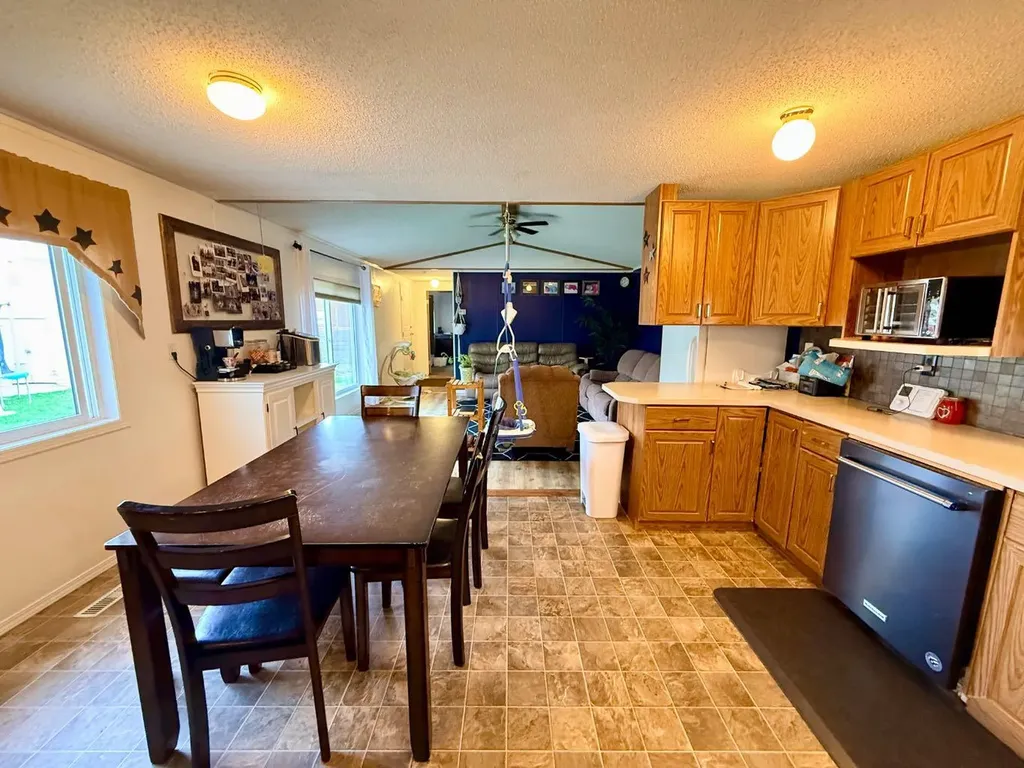 10701 102 Avenue La Crete AB T0H2H0