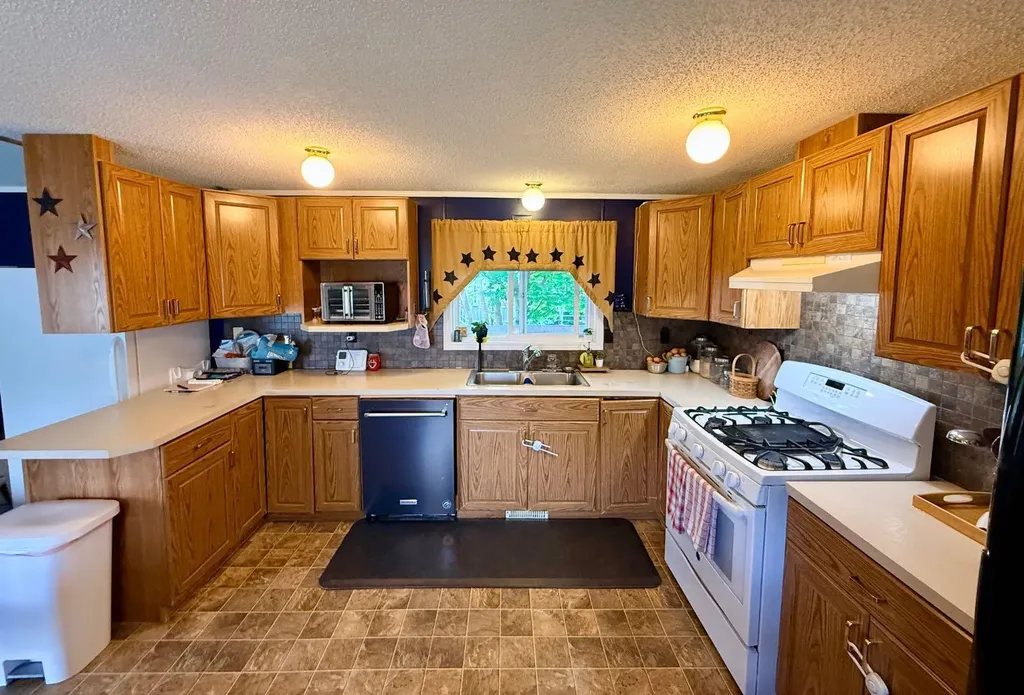 10701 102 Avenue La Crete AB T0H2H0