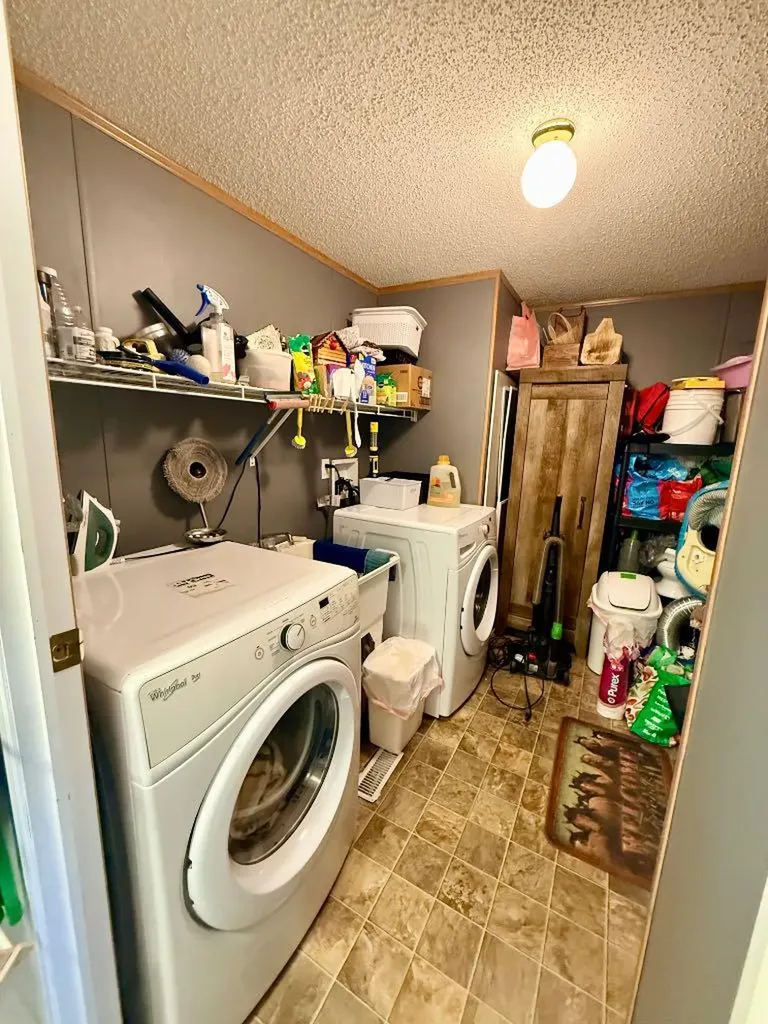 10701 102 Avenue La Crete AB T0H2H0