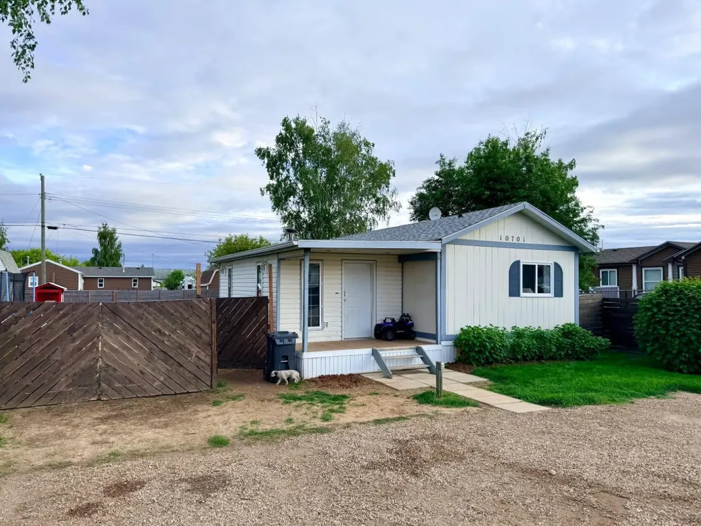 10701 102 Avenue La Crete AB T0H2H0